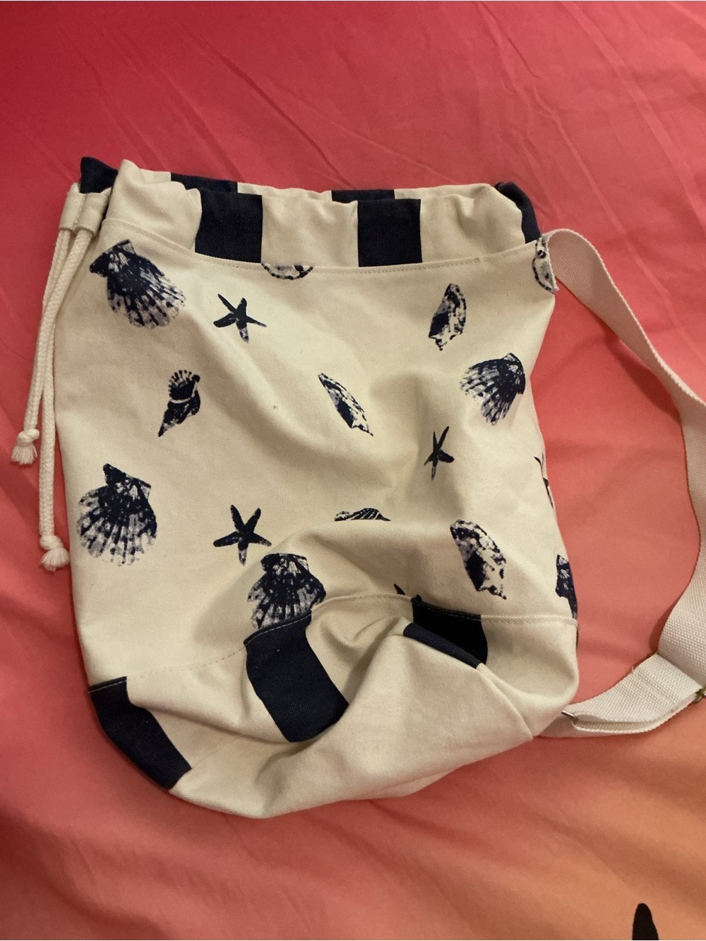 Canvas Sea Shell Drawstring Shoulder Beach Bag in Cream and Navy